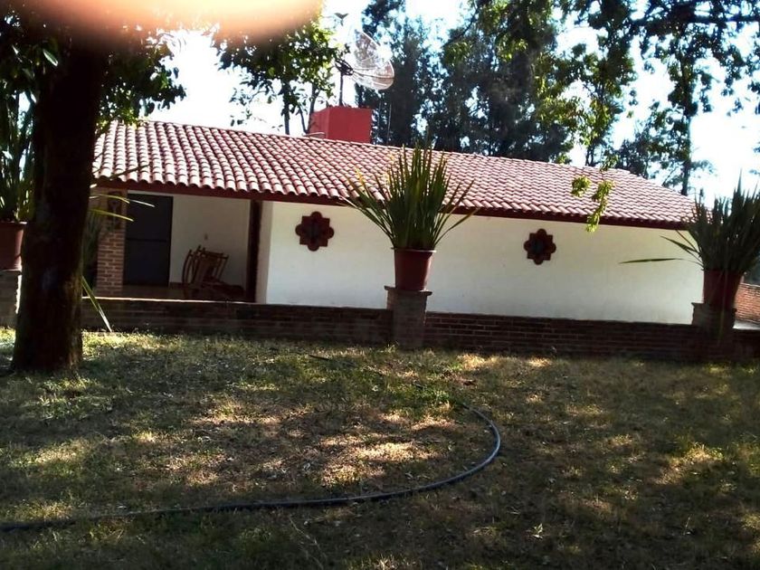 venta Casa en Villa Guerrero, Estado De México (EB-MN7607s)