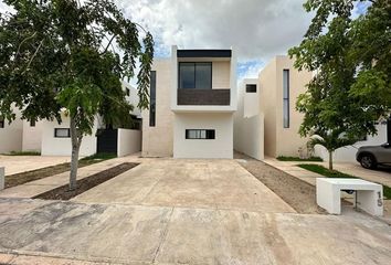 Casa en condominio en  Calle 39, Leandro Valle, Mérida, Yucatán, 97143, Mex