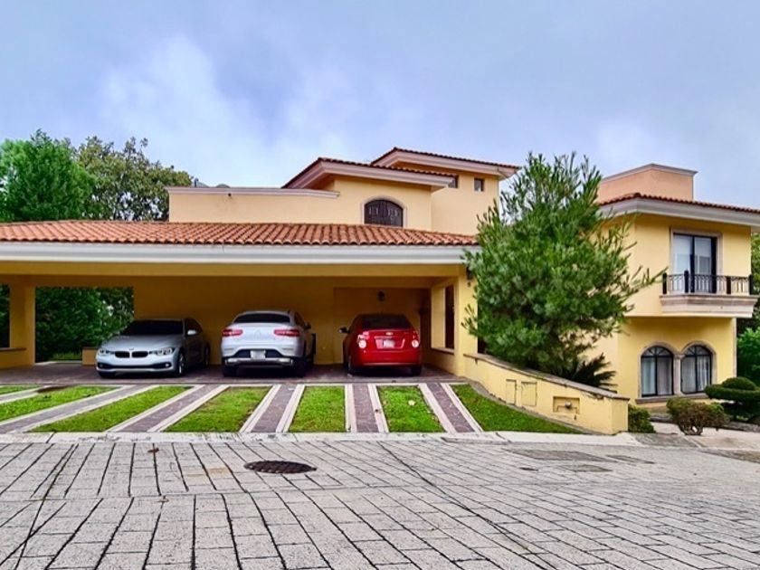 renta Casa en Bugambilias, Zapopan, Zapopan, Jalisco (EB-FR9350r)