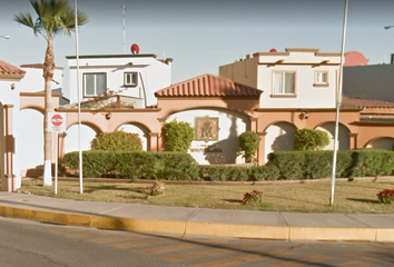 Casa en fraccionamiento en  Avenida Listán 1800-1898, Fracc Villa Mediterránea 1ra Etapa, Mexicali, Baja California, 21389, Mex