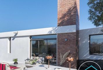 Casa en  1ro De Mayo, Santa María, X5187, Córdoba, Arg