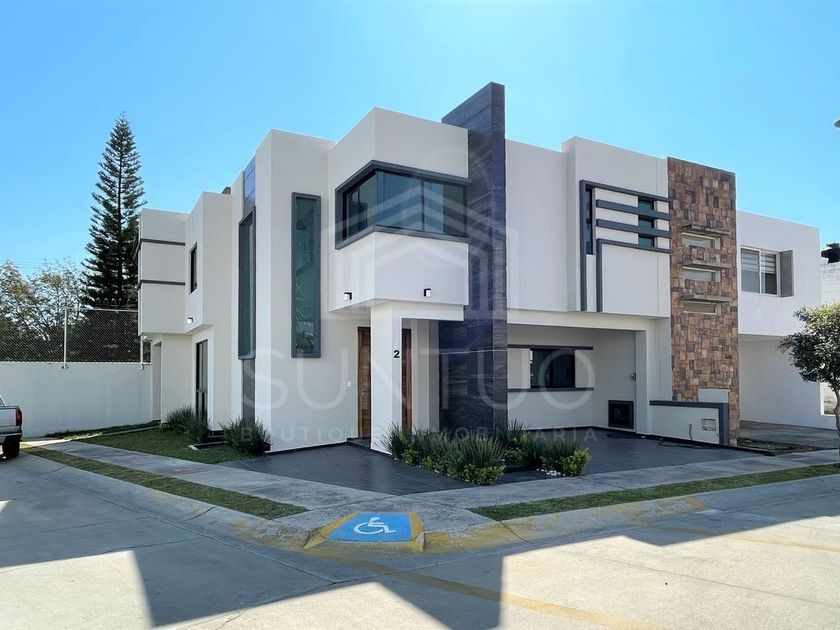 venta Casa en La Cima, Zapopan, Zapopan, Jalisco (EB-MJ2099s)