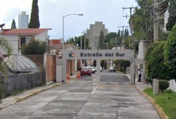 Casa en fraccionamiento en  Calzada Zavaleta, Arcos Del Sur, Puebla, 72176, Mex