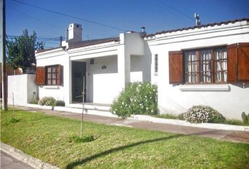 Casa en  Villa Primera, Mar Del Plata