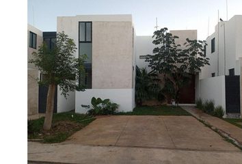 Casa en condominio en  Pueblo Cholul, Mérida, Yucatán