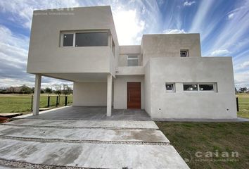 Casa en  Haras Santa María, Partido De Escobar