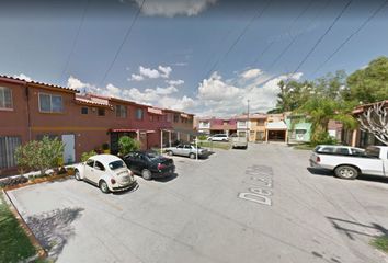 Casa en fraccionamiento en  Calle De Los Verdines 215-295, Jacarandas, Torreón, Coahuila De Zaragoza, 27110, Mex