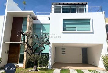 Casa en  Boulevard Victoria, Fraccionamiento Parque Victoria, San Andrés Cholula, Puebla, 72826, Mex