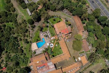 Lote de Terreno en  Avenida Las Jacarandas, El Mirador, Uruapan, Michoacán De Ocampo, 60010, Mex