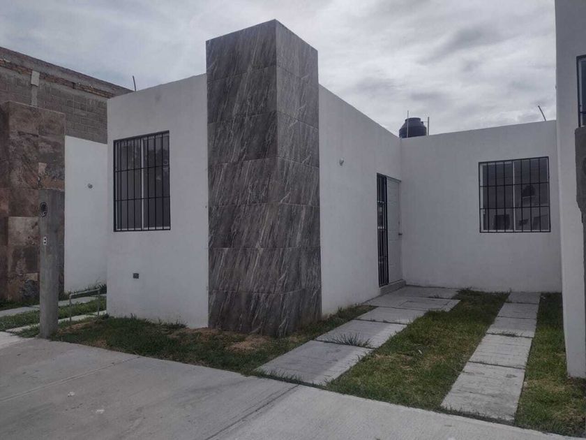 venta Casa en Fraccionamiento Paseos de La Providencia, San Francisco de  los Romo (456182--422)