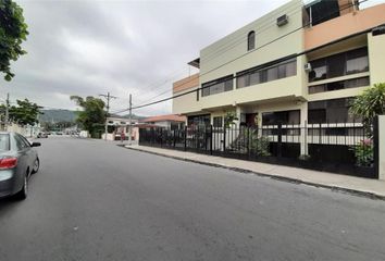 Casa en  C. 11b No 414, Guayaquil 090511, Ecuador