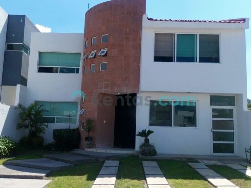 renta Casa en Modelo, Santiago de Querétaro, Municipio de Querétaro  (RZWBmG)