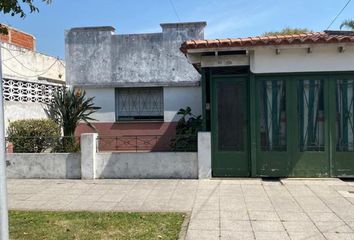 Casa en  Remedios De Escalada, Partido De Lanús