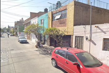 Casa en  Calle Río Ebro 2405-2491, Olímpica, Atlas, Guadalajara, Jalisco, 44870, Mex