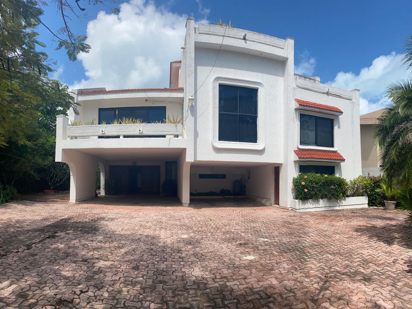 venta Casa en Zona Hotelera, Cancún, Quintana Roo (NEX-168496)