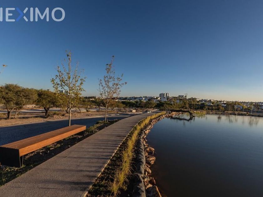 venta Lote de Terreno en Fraccionamiento Cumbres del Lago, Municipio de  Querétaro (NEX-161449)