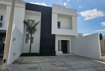 Casa en  Calle Cedro Blanco 195-219, Fracc Residencial Villa Dorada, Durango, 34166, Mex