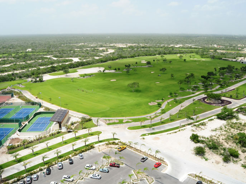venta Casa en Yucatán Country Club, Mérida, Yucatán (EB-HE0179s)- icasas.mx