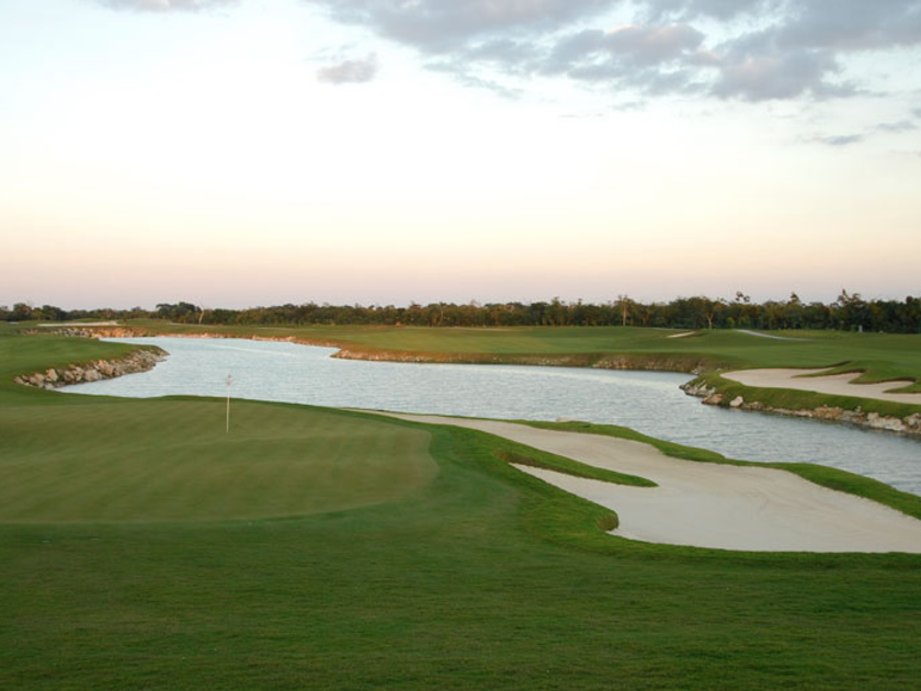 venta Casa en Yucatán Country Club, Mérida, Yucatán (EB-HE0179s)- icasas.mx