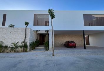 Casa en condominio en  Privada 20b, Hacienda Xcanatún, Mérida, Yucatán, 97302, Mex