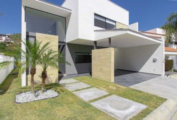 Casa en fraccionamiento en  Avenida Sierra Alta, Carretera Nacional, Fracc Sierra Alta 4 Sector, Monterrey, Nuevo León, 64989, Mex