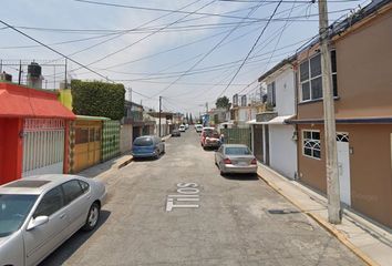 Casa en  Calle Framboyan, Fraccionamiento Villa De Las Flores, Coacalco De Berriozábal, México, 55710, Mex