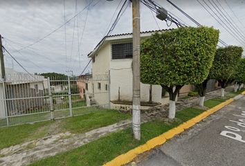 Casa en fraccionamiento en  Avenida Estado De Puebla, Fraccionamiento Burgos Cuernavaca, Emiliano Zapata, Morelos, 62584, Mex