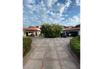 VENDO DOS CASAS DE PLAYA CON PISCINA, PUNTA BARCO- CORONADO (6)