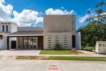 Casa en  Calle 9, Sitpach, Mérida, Yucatán, 97306, Mex