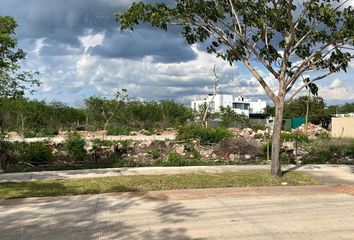 Lote de Terreno en  Algarrobos Desarrollo Residencial, Mérida, Yucatán