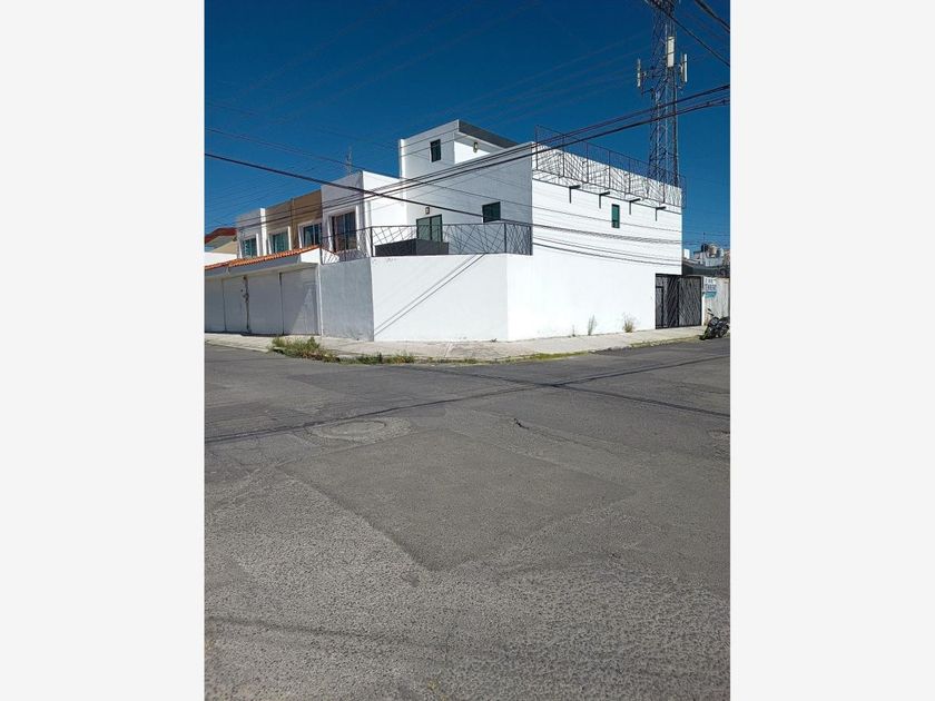 venta Casa en Bugambilias, Puebla, Municipio de Puebla (MX22-NV3197)-  