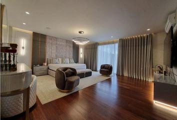 Casa en Carrera 3, Los Naranjos, Medellín, Antioquia, Col