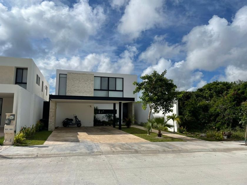 venta Casa en Komchen, Mérida, Yucatán (EB-KW0062s)