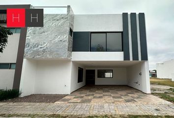 Casa en  Boulevard Hermosillo, Lomas De Angelópolis Iii, Parque San Luis Potosí, Ocoyucan, Puebla, 72865, Mex