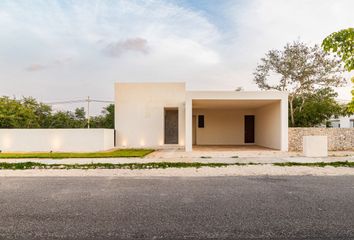 Casa en condominio en  Komchen, Mérida, Yucatán