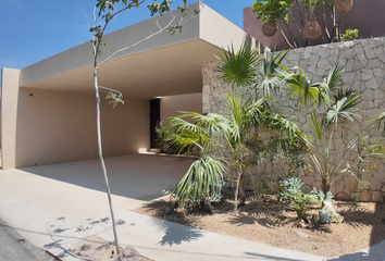 Casa en  Calle 18 101-101, Cholul, Mérida, Yucatán, 97305, Mex