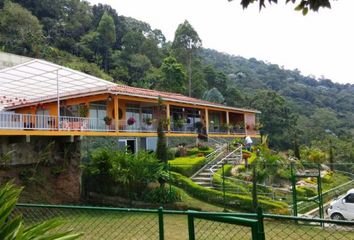 Villa-Quinta en  Las Brisas, Cali, Valle Del Cauca, Col