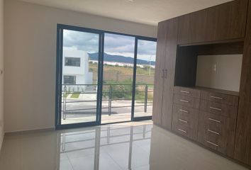 Casa en condominio en  Avenida Santa Catarina, Fraccionamiento Villas Del Mesón, Querétaro, 76226, Mex