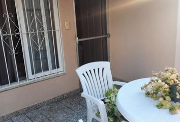 SE VENDE CASA EN PH DE 3 AMBIENTES. RAMOS MEJIA. SUSANA QUINELLI NEGOCIOS INMOBILIARIOS 156 583 7048