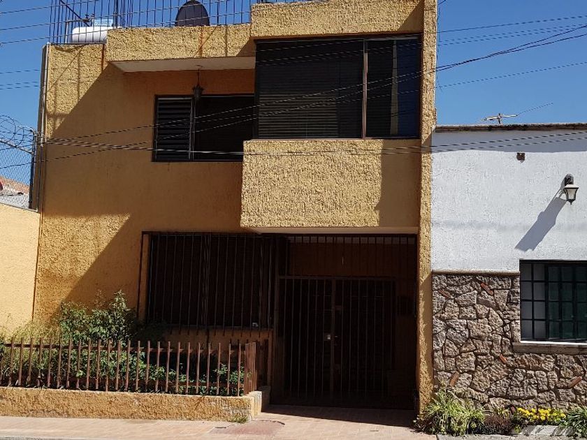 venta Casa en Alcalde Barranquitas, Guadalajara, Jalisco (EB-CG1148s)-  