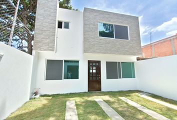 Casa en  Gnc, Calle 20 De Noviembre, Jiutepec Centro, Jiutepec, Morelos, 62550, Mex