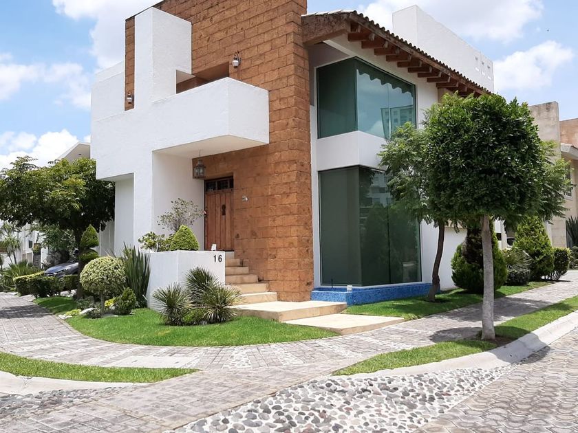 venta Casa en Fraccionamiento Lomas de Angelópolis, San Andrés Cholula  (EB-LU0675s)