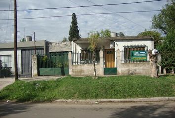 Casa en  Burzaco, Partido De Almirante Brown