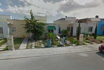 Casa en fraccionamiento en  Circuito Garzas 107, Fraccionamiento Las Palmas, Solidaridad, Quintana Roo, 77723, Mex
