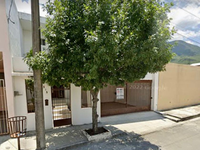 venta Casa en Jardines de La Silla, Juárez, Nuevo León (64-CV-1401)-  