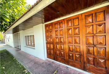 Casa en  Villa Primera, Mar Del Plata