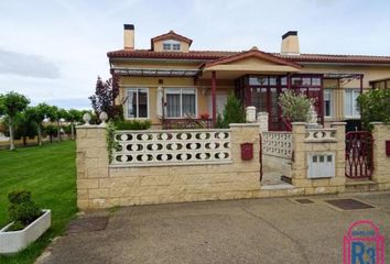 Chalet en  Villasabariego, León Provincia