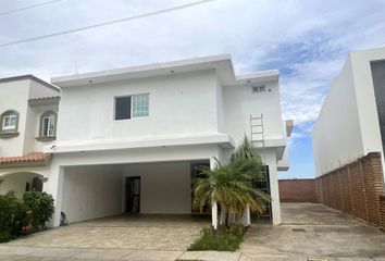 Casa en  Fraccionamiento Las Flores, Culiacán