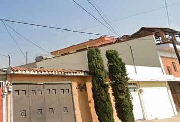 Casa en  Calle Gladiolas 404-446, Fraccionamiento Villa De Las Flores, Coacalco De Berriozábal, México, 55710, Mex
