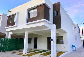Casa en condominio en  Calle Peña Flor, Fracc Pedregal De Vista Hermosa, Querétaro, 76063, Mex